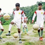印度性工作者的孩子組足球隊：衝破岐視，親子齊成長