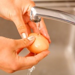 雞蛋應否冷藏？應否清洗？為甚麼歐美做法不同？