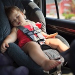忙亂和失覺中把幼兒遺留在車廂，屋裏，街上？有沒有聽過“遺忘幼兒綜合症”？澳洲這宗最新個案讓你認識當中風險⋯⋯