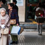 日本20歲的年輕人外出次數比70歲的長者更少？為何他們都不愛出門？他們說，不要只怪網絡…