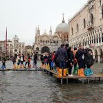 威尼斯被水淹七成！但數十億歐羅的「摩西計劃」大型水閘系統能否解決問題……