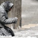 美國中西部極端風雪，芝加哥-30度嚴寒！政府和市民紛紛給貧弱送暖，卻苦於未有長久之計