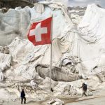 毛氈蓋冰川，瑞士人盡最後努力救家園