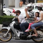 泰國是東南亞發生致命交通意外最高的國家。在這裡，行人要小心，窮人更要小心…