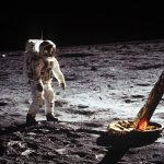 月球土壤公開拍賣！1969年太陽神太空船採集的塵土樣本，如何輾轉落到民間？