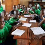 師生逆境自強 烏干達偏遠鄉村學校獲選「世界最佳學校」