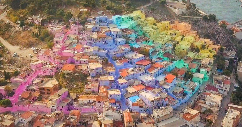 「Let's Colour 社區添色彩」計劃的發起人之一、土耳其古薩達斯（Kusadasi）。