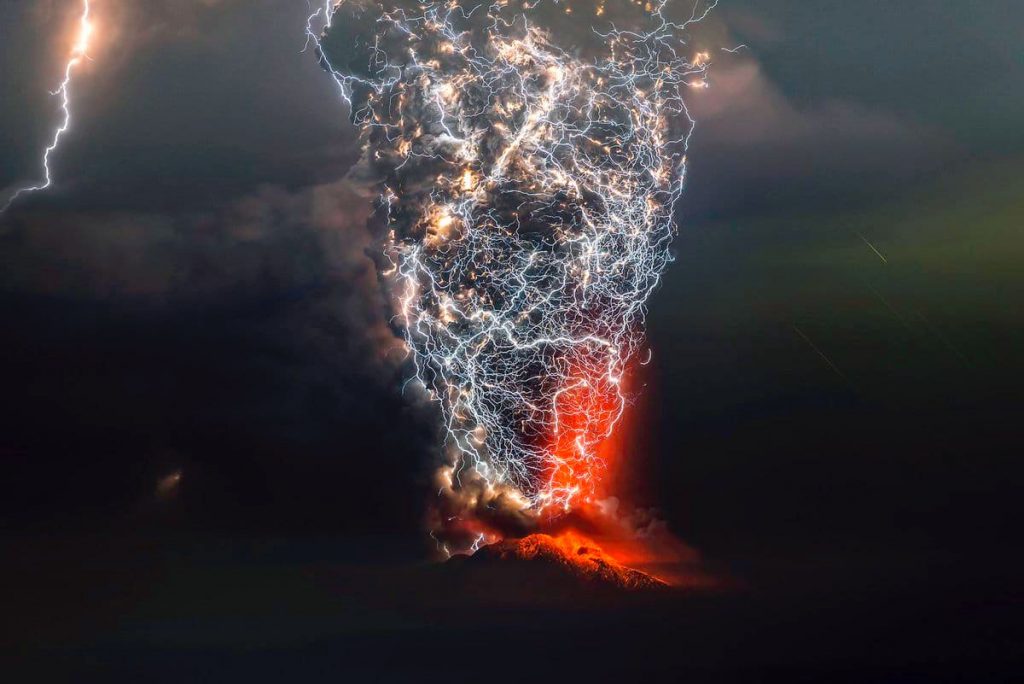 2022年東加洪加湯加─洪加哈派火山爆發