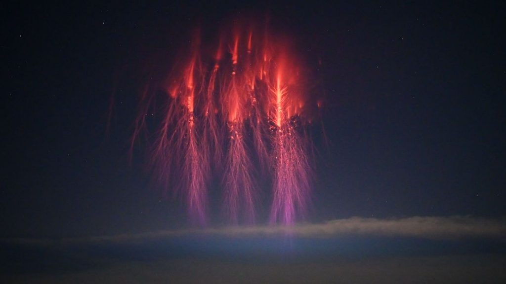 2023年6月4日在美國德州傑夫戴維斯縣上空出現「水母精靈」(Jellyfish sprite)。