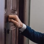 英國夫婦接待無家者在家度聖誕 結果讓對方入住45年