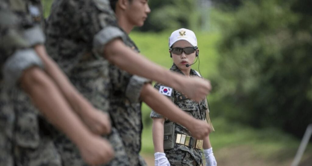 南韓軍隊編制在70多年前引入女性,目前女軍人佔一成。